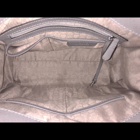 Michael Kors Handbag - Picture 8 of 8